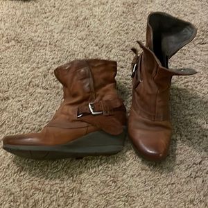 Size EU 39 Bought at Urban Outfitters.  Barely worn, maybe a half a dozen times.